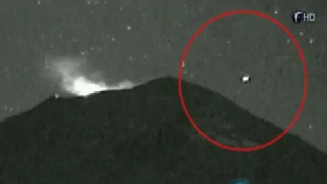 Compelling footage of a UFO at Popocatépetl Volcano in Mexico