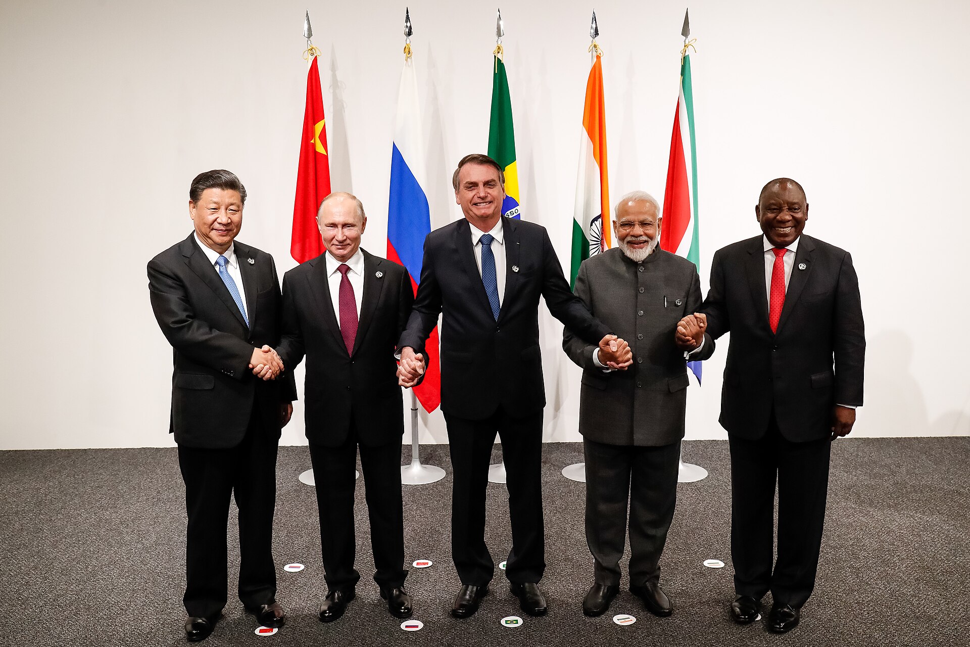 De-Dollarization Accelerates as Iran's Hormuz Yuan Toll and BRICS Moves Challenge the Petrodollar System